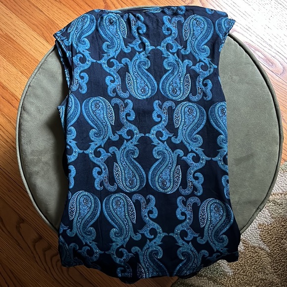 Kenneth Cole sleeveless top. - Picture 3 of 3